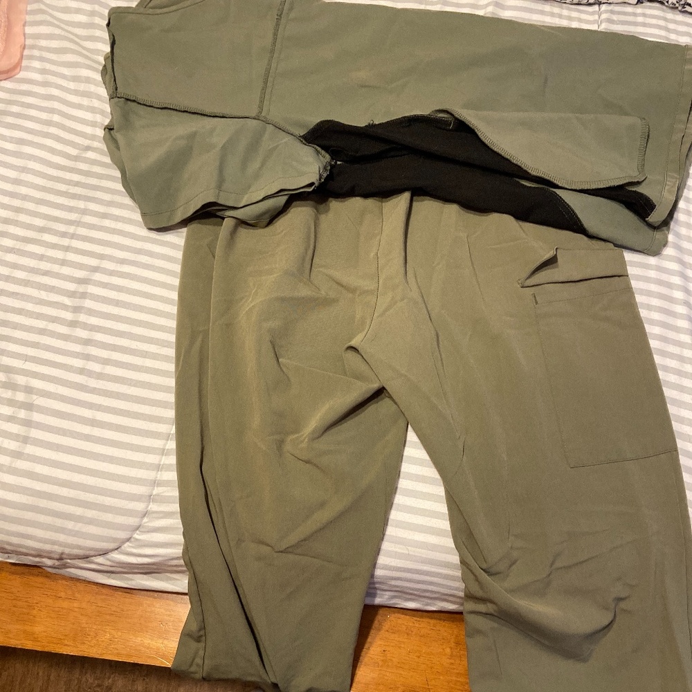 Maternity scrub set